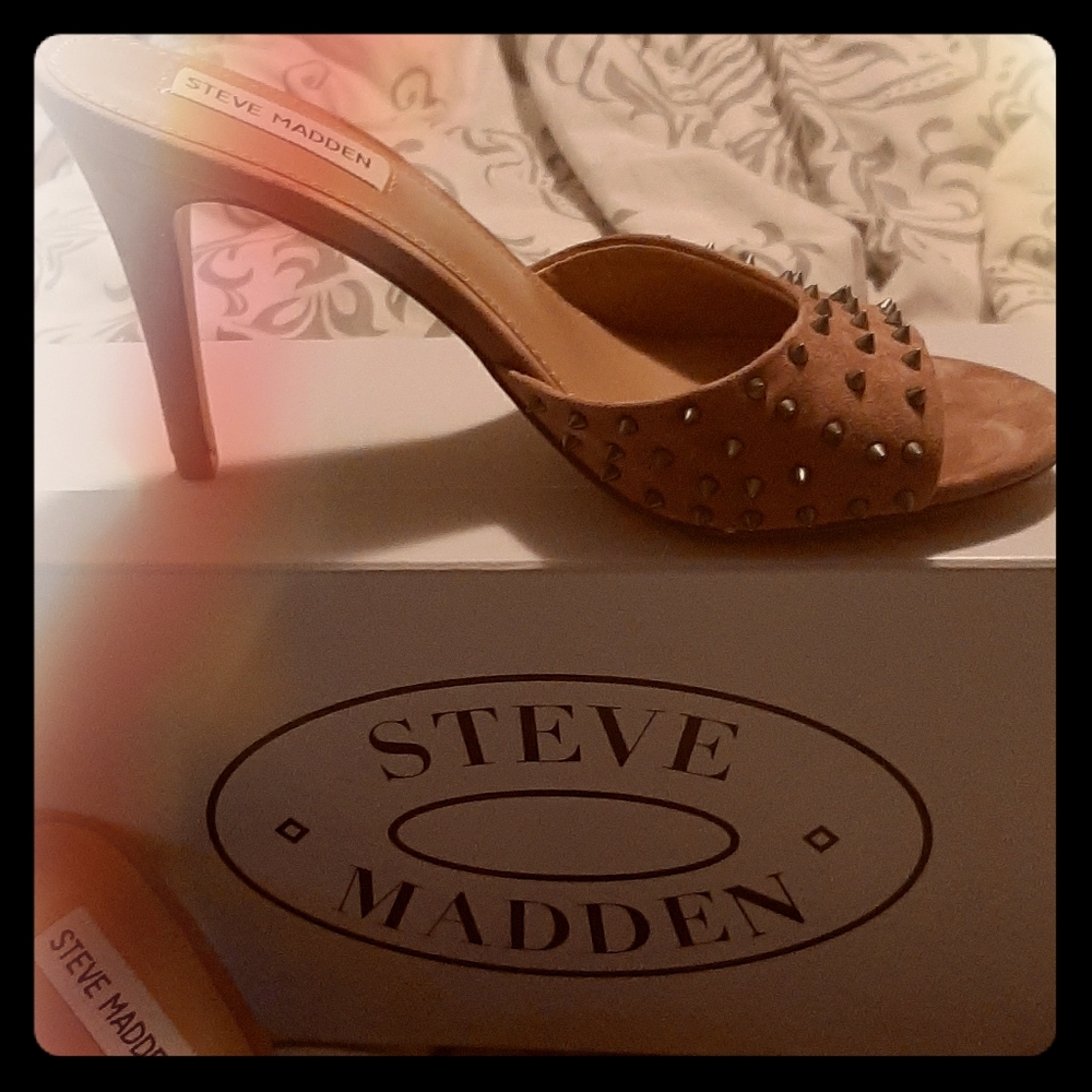 Steve Madden Suede kitten-Peep Toes Pumps